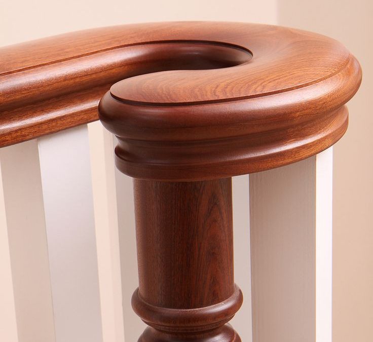 استارت و شروع دست نرده خمکاری شده برای پله های چوبی