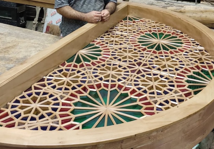 سازنده درب و پنجره گره چینی و اسلیمی ، هنر سنتی و اصیل ایرانی