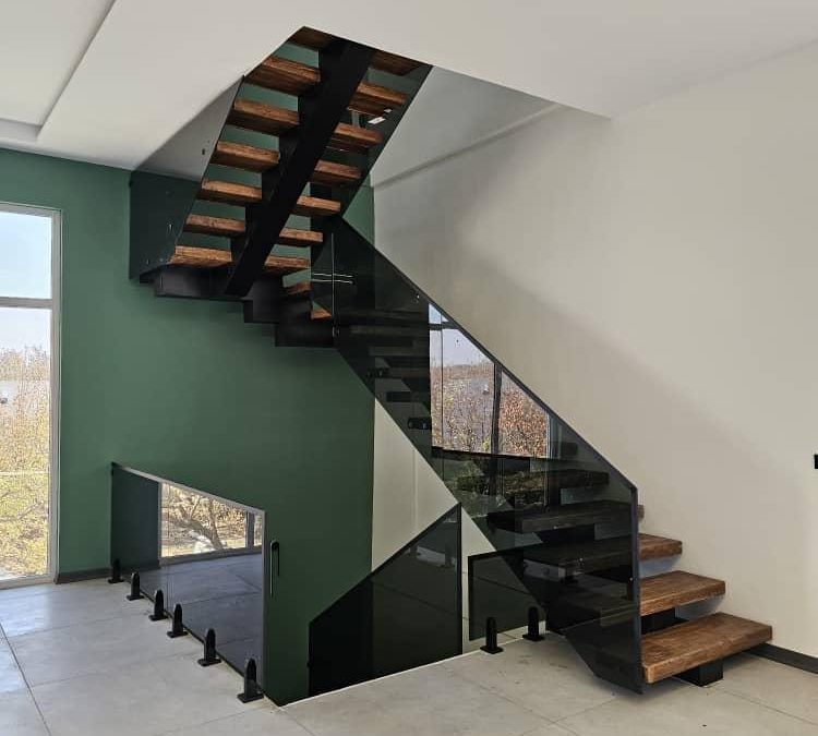 هزینه نرده‌های شیشه‌ای: ترکیب هنر، ایمنی و مدرنیته در معماری امروز+قیمت