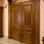 درب چوبی با چوب ریشه طبیعی