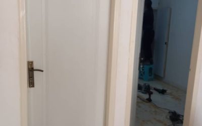 قیمت و اجرای درب اتاقی و کمد دیواری با چهارچوب و روکوب – گروه مهندسی فن و هنر