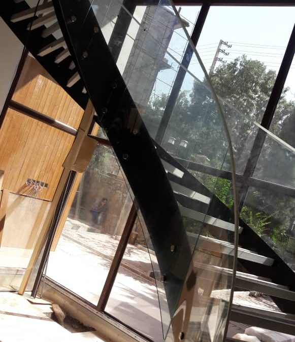 نرده شیشه ای