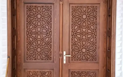 گره چینی اسلامی: هنر، نقوش و انتخاب چوب برای دربهای مسجد | بررسی تخصصی