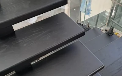 باکس پله چوبی روکش لایی بلوط مشکی مات – اجرای موج نما لاکچری | قیمت