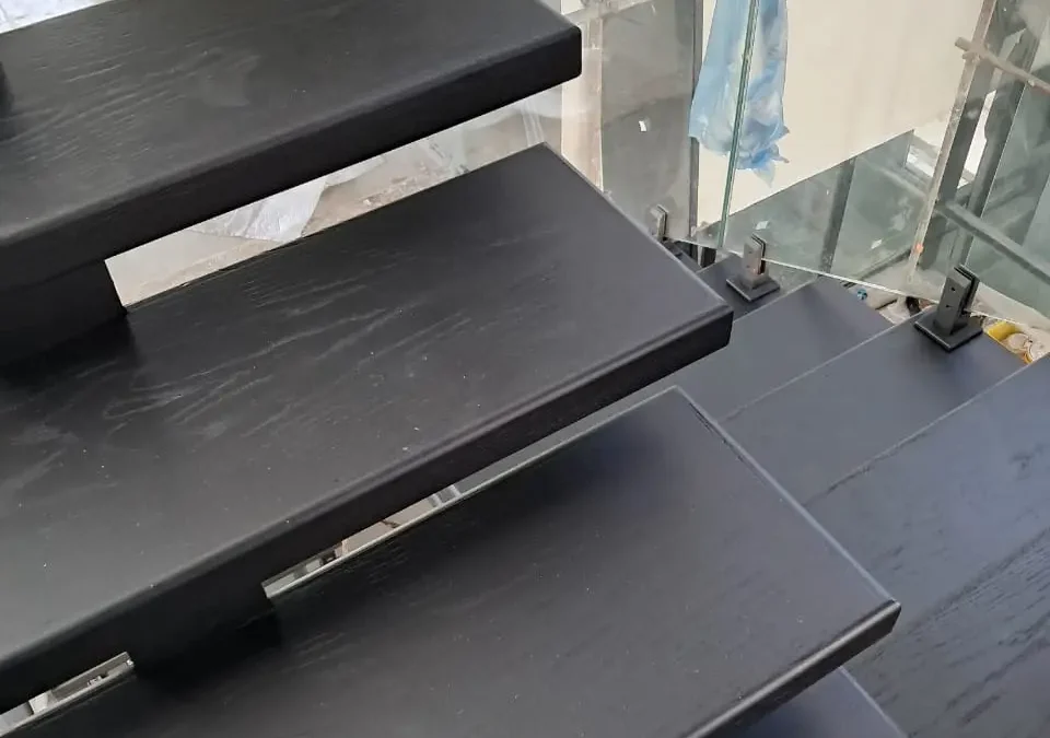 کف پله بلوط مشکی کلاسیک ، موج نما