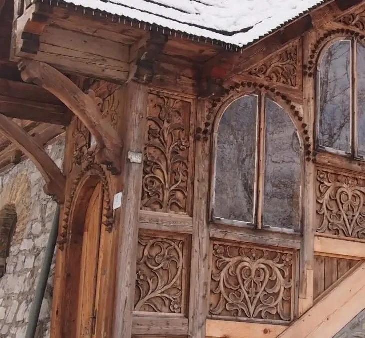 تاریخچه چوب در معماری؛ از کلبه‌های باستانی تا هنر مدرن «فن و هنر»